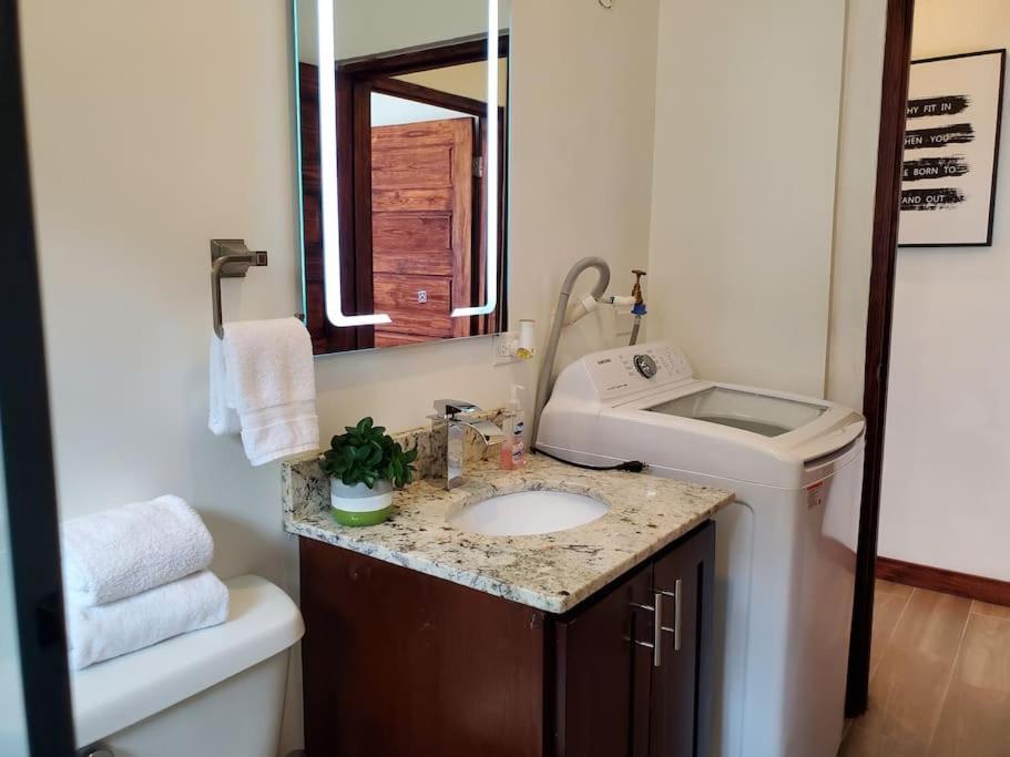 'The Solace' New Luxury Modern 1Bed 1Bath Apt. Portmore Exteriör bild