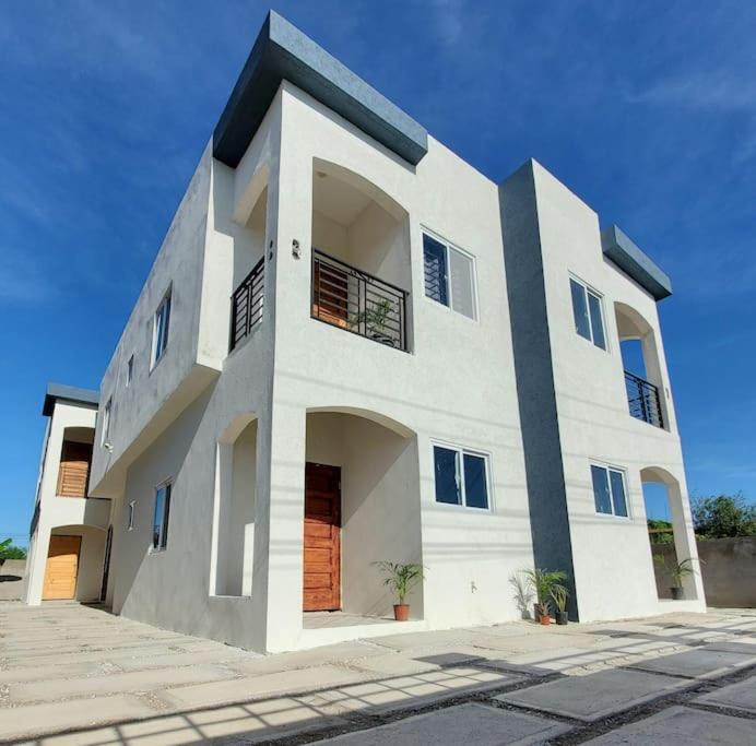 'The Solace' New Luxury Modern 1Bed 1Bath Apt. Portmore Exteriör bild